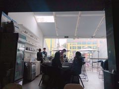 -UNI UNI(环亚凯瑟琳店)