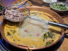 -洱火云南酸菜牛肉火锅(石景山当代商城店)