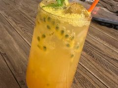 蜜桃百香果气泡水-玖壹咖啡(临河街店)