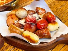 烤肠拼盘-I HOLIC艾豪丽披萨(KKone店)