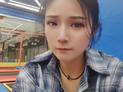 -爱蹦iBOON蹦床运动馆(江汉店)