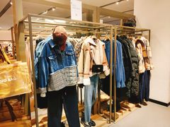 -URBAN REVIVO(济南领秀城贵和购物中心店)