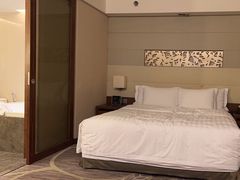 -广州中心皇冠假日酒店