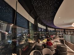 -亚洲国际大酒店·云顶阁旋转自助餐厅