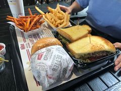 -The Habit Burger Grill 哈比特汉堡(爱琴海店)