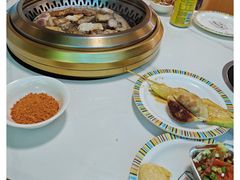 -布罗城堡自助烧烤(鸿通城购物中心店)
