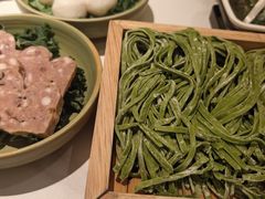 -左庭右院鲜牛肉火锅(金山万达店)