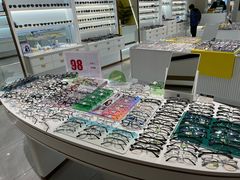-J-Optical佳视明眼镜·蔡司视觉(青岛金茂览秀城店)