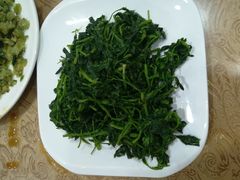 凉拌苜蓿-敦煌夜市