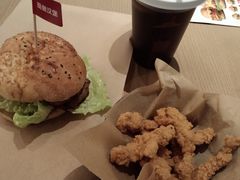 -必胜客(大宁路店)