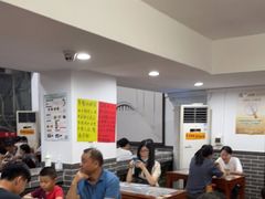 大堂-黄师奶甜品店