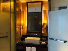 -三亚湾海居铂尔曼度假酒店