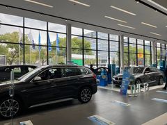 -上海宝信宝马4S店