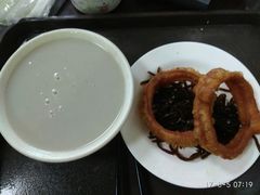 豆汁焦圈-老磁器口豆汁店(天坛店)