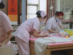 -堃腾月子会所