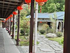 -湘力力小院·鱼汤泡饭(枫林路店)