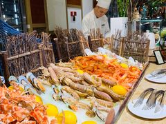 自助取餐区-大中华希尔顿酒店-念自助餐·嗨啤·小龙虾