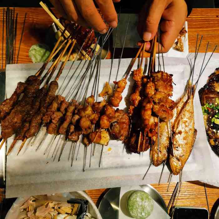 南桥小串烧烤店-"以下美食图片无任何滤镜处理[愉快]店内.