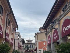 -佛罗伦萨小镇广佛名品奥特莱斯(疏港路店)