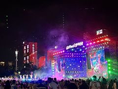 -万绿园