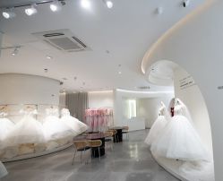 -雪中彩影婚纱摄影·微光艺术中心