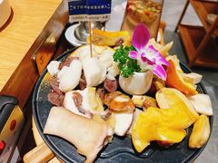 -一朵菌·野生菌探索家火锅(南亚店)