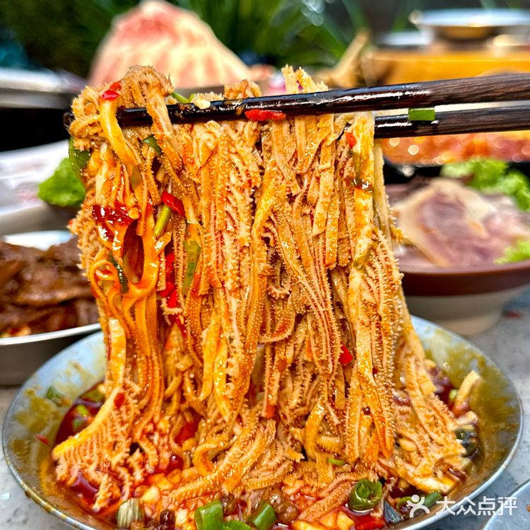 秋天第1️⃣顿火锅,我选笨小孩‼️