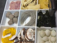 -鲁员外地锅鸡地锅鱼(古墩路店)