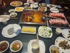 -百年川椒重庆老火锅(光谷店)