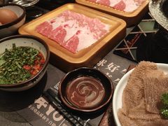 -牛YO寿喜烧·铁板烧和牛火锅自助(市府恒隆店)