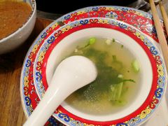 -毛辣果·贵州红酸汤牛肉火锅(西单店)