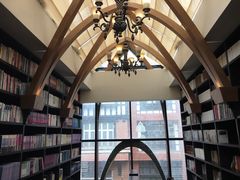 -钟书阁(松江泰晤士小镇店)