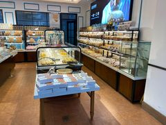 面包甜点陈列柜-金凤成祥(花园路店)