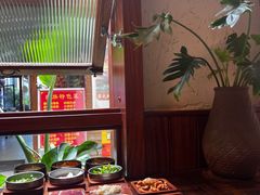 -银米·云南传统过桥米线(双廊黑金冠店)