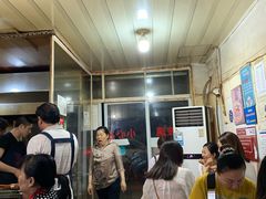等位区-小胡子祥彪烧烤(北湖总店)