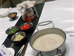 -红鼎豆捞·非遗鲍皇汤火锅(宝丰路店)