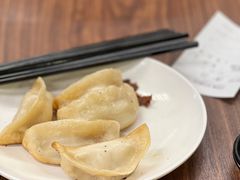 蟹粉锅贴-王家沙点心店(南京西路总店)