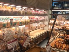 面包甜点陈列柜-山崎面包(静安久光店)