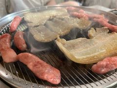 -围炉肉舍丹东海鲜烤肉·烤活鳗(步行街店)