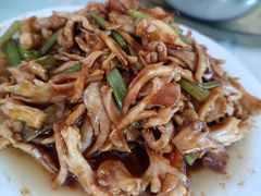 肉炒栗树蘑菇-何适山庄 ·可团建(水长城P2停车场店)