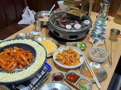 -青瓦餐厅·生鱼片·韩园烤肉(西塔店)