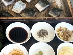 -围炉肉舍•炭烤活鳗•丹东海鲜烤肉(步行街店)