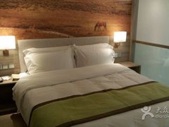 -西安大雁塔科技大学地铁站亚朵酒店