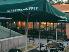 -星巴克(西藏路店)