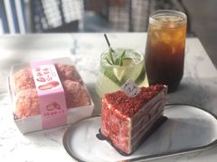 红丝绒蛋糕-BONBON BAKERY
