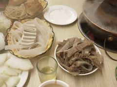 -洞庭洲·防空洞火锅·铜锅涮肉·烧烤(新百广场店)