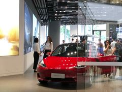 -TESLA 特斯拉(上海太古汇体验店)