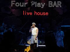 -FOUR PLAY BAR