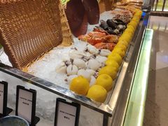 -广州万富希尔顿酒店·感趣自助餐厅·金秋蟹宴生蚝海鲜刺身