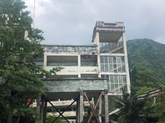 -四川汶川特大地震漩口中学遗址